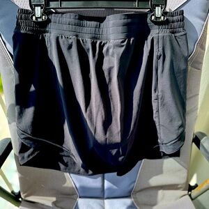 Lululemon Hotty Hot black skort sz 16 NWT